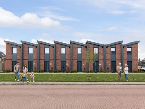 Modulaire bouw met StoVentec Modulite waardoor het wel acceptabel wordt in een woonwijk.