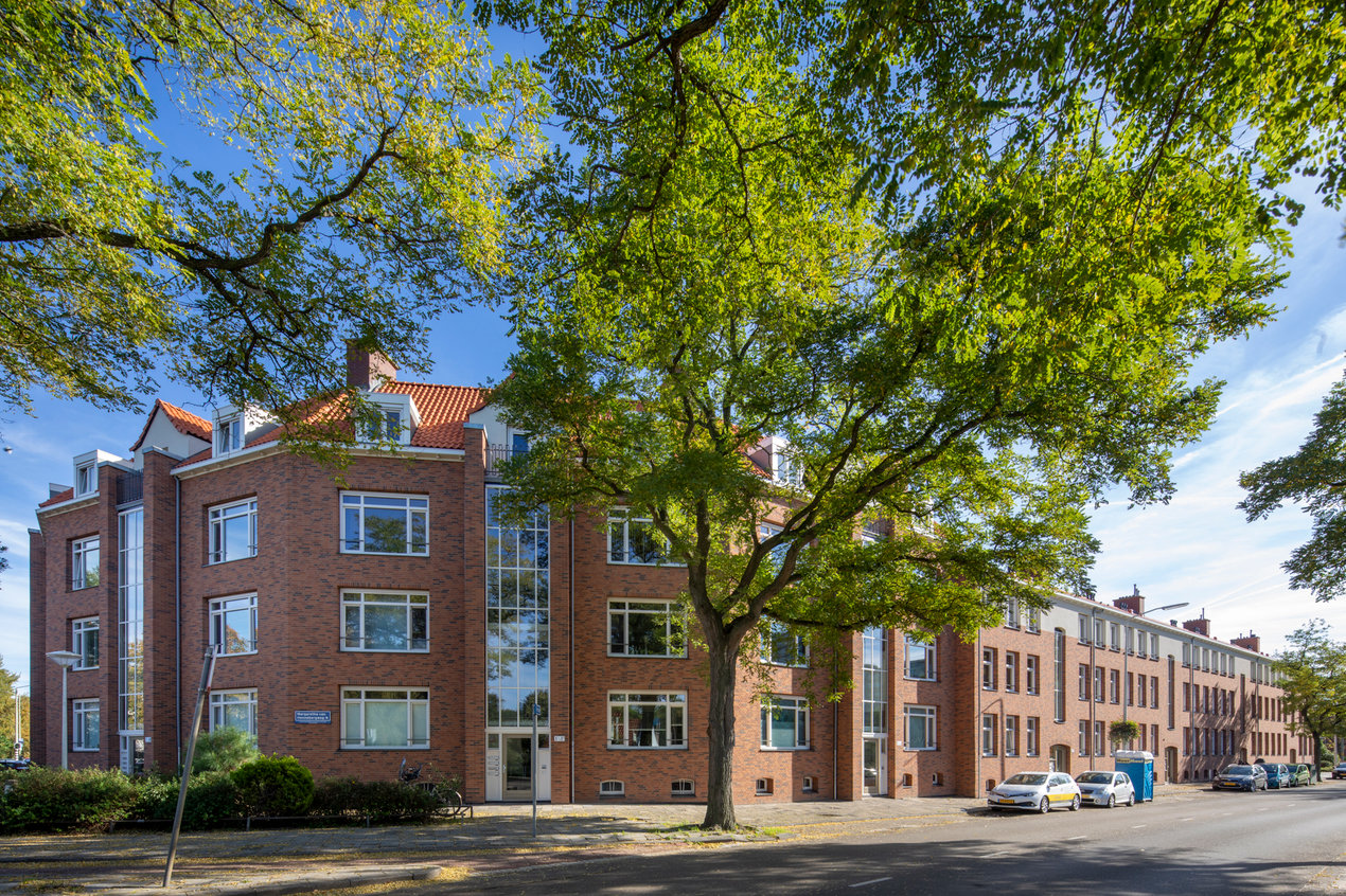 Prachtige gevel bij Portiekwoningen Den Haag