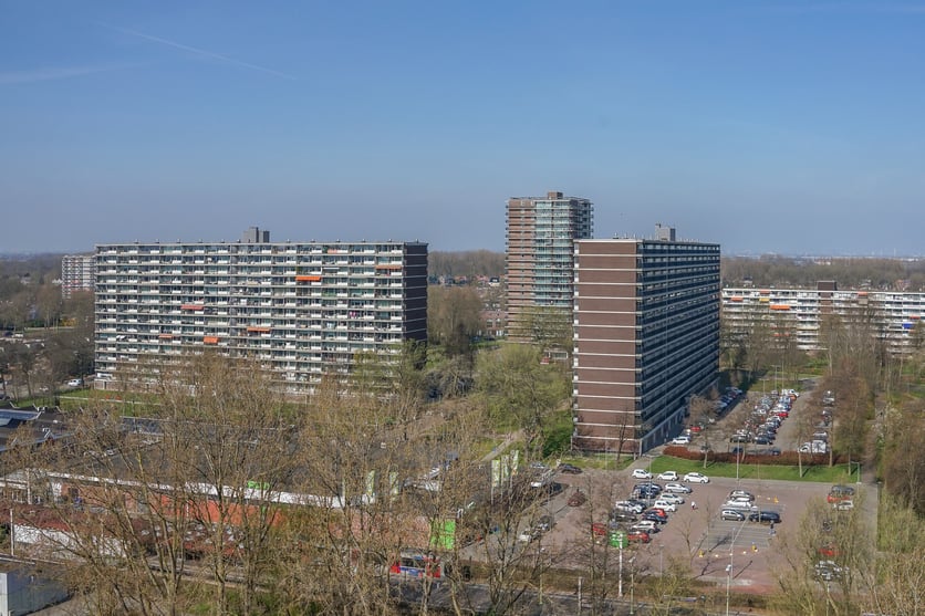 2 flats aan de Einsteinplaats en Debijeweg
